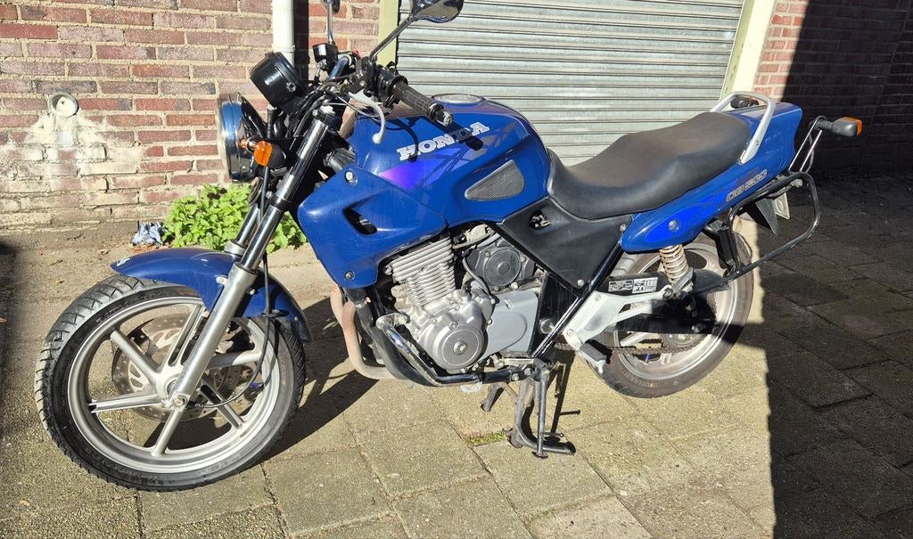 Honda CB500 met zijkoffers - Ideale woon/werk-motor, Handvatverwarming, 2 cilinders, 499 cc, Motorrijbewijs A