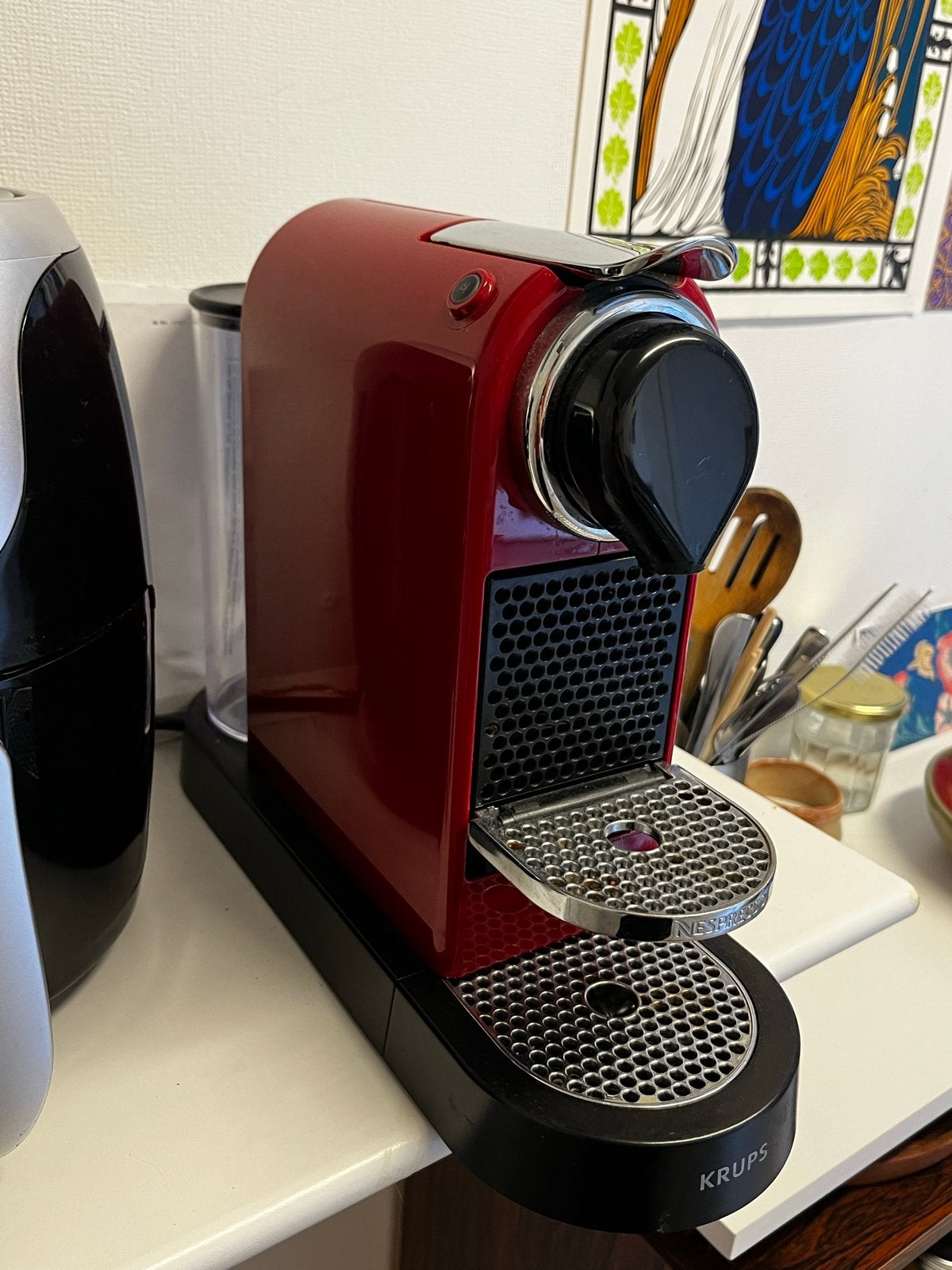 Krups Nespresso Inissia Koffiezetapparaat Rood, Espresso apparaat, Ophalen of Verzenden, Zo goed als nieuw, 1 kopje