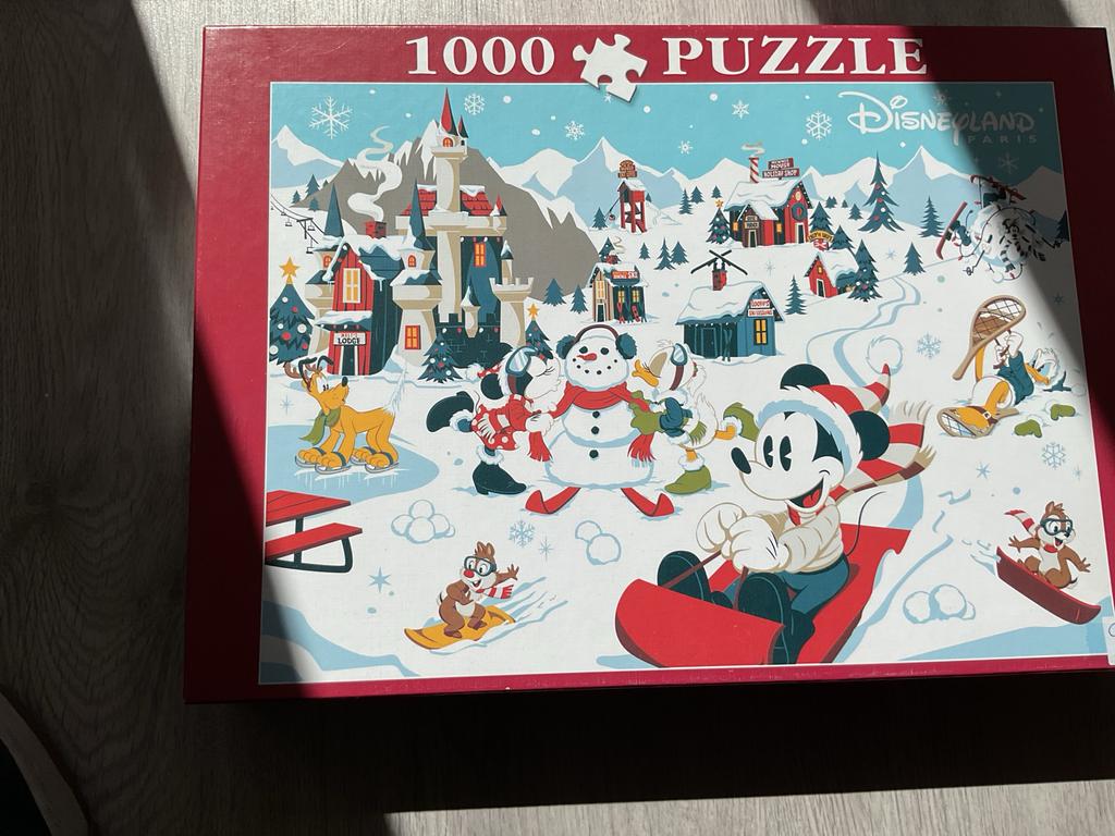 Disney Kerstpuzzel 1000 stukjes - Disneyland Parijs, Ophalen of Verzenden, Meer dan 50 stukjes, Zo goed als nieuw, 6 jaar of ouder