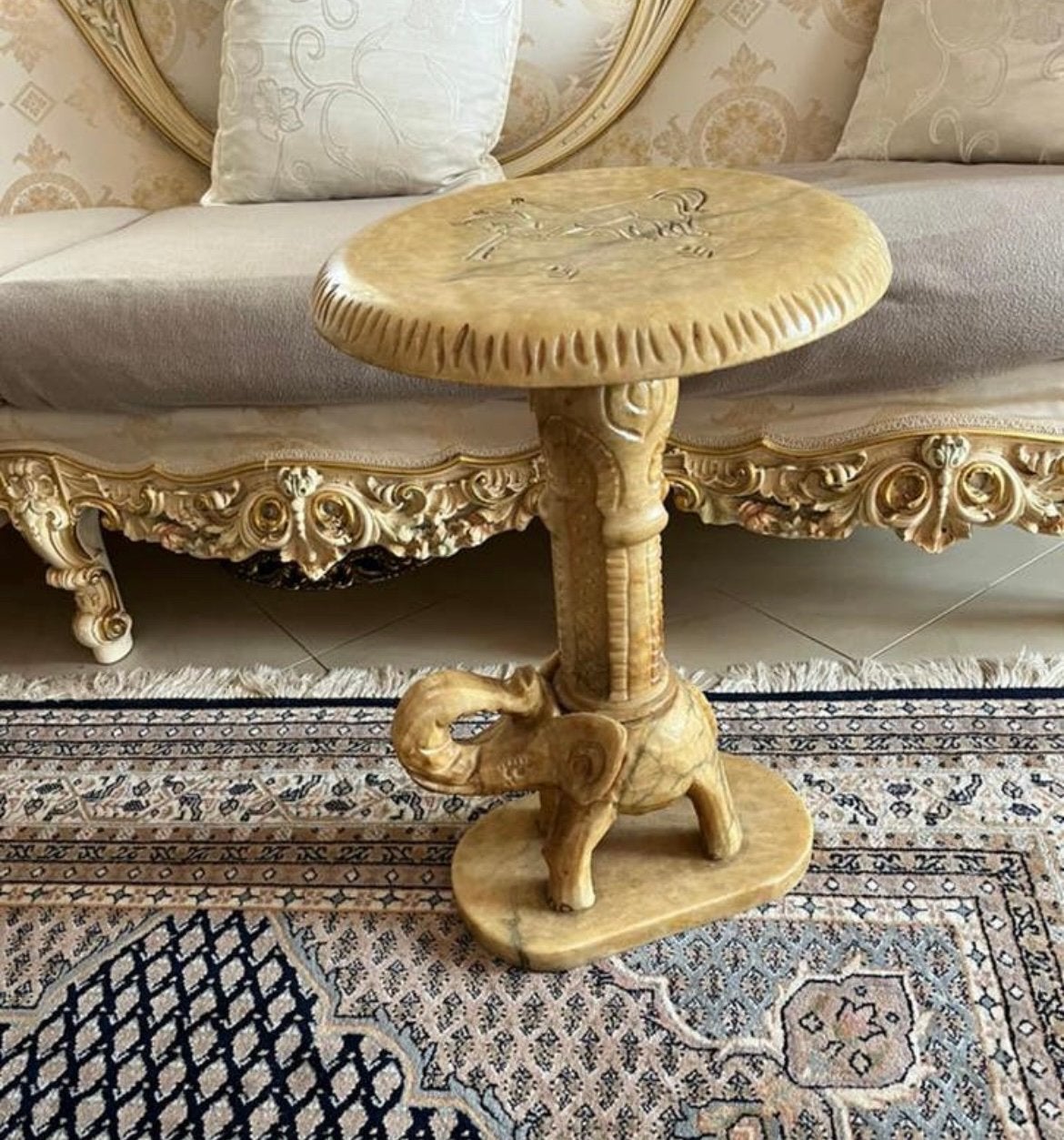 Marmeren bijzettafel met olifant, Ophalen of Verzenden