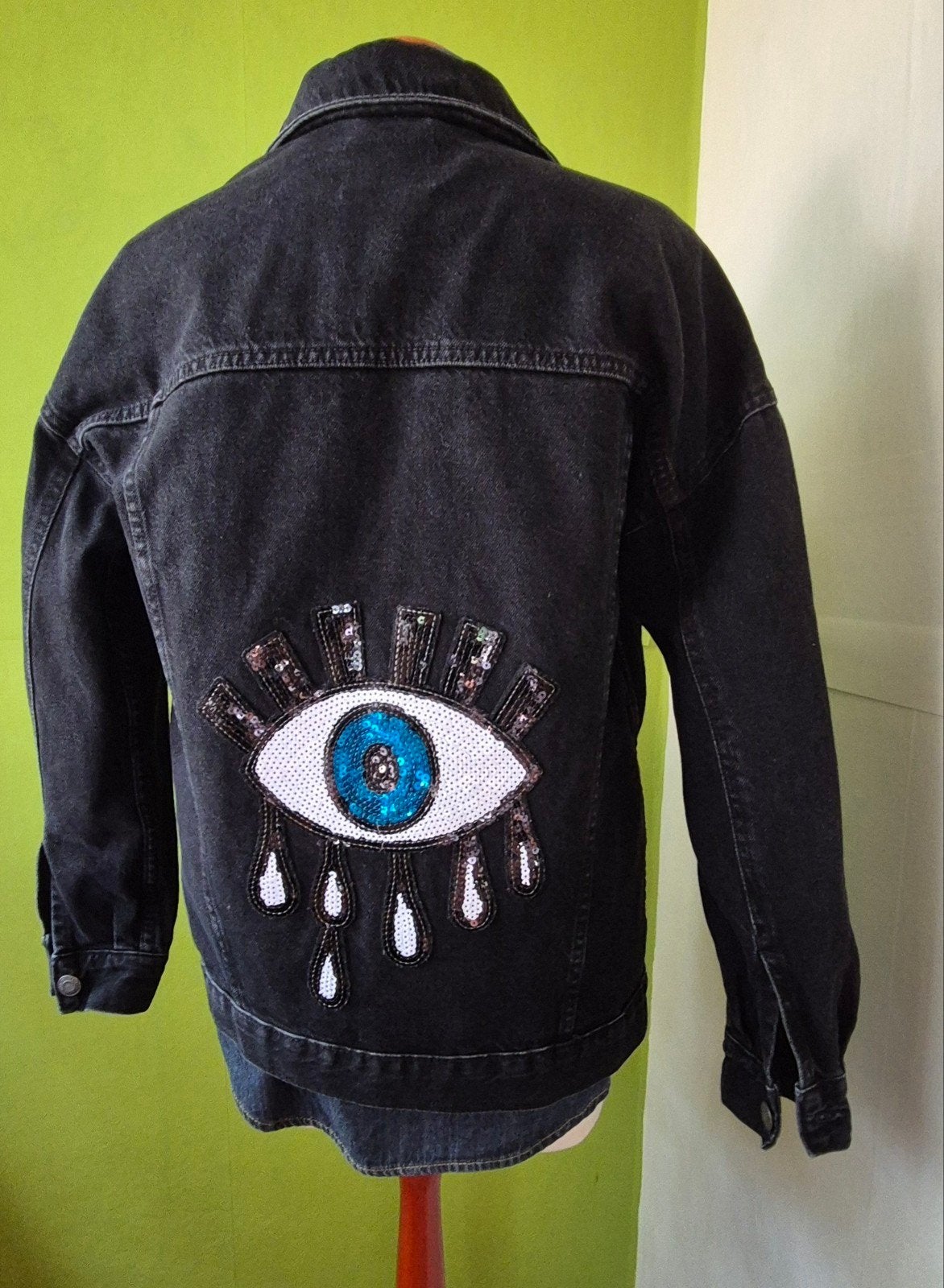 Bershka spijkerjack met oog-applicatie, Zwart, Maat 34 (XS) of kleiner, Gedragen, Bershka