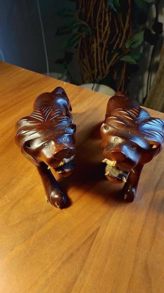 Balinese tijgers gemaakt van rozenhout met been inleg 1910, Ophalen of Verzenden
