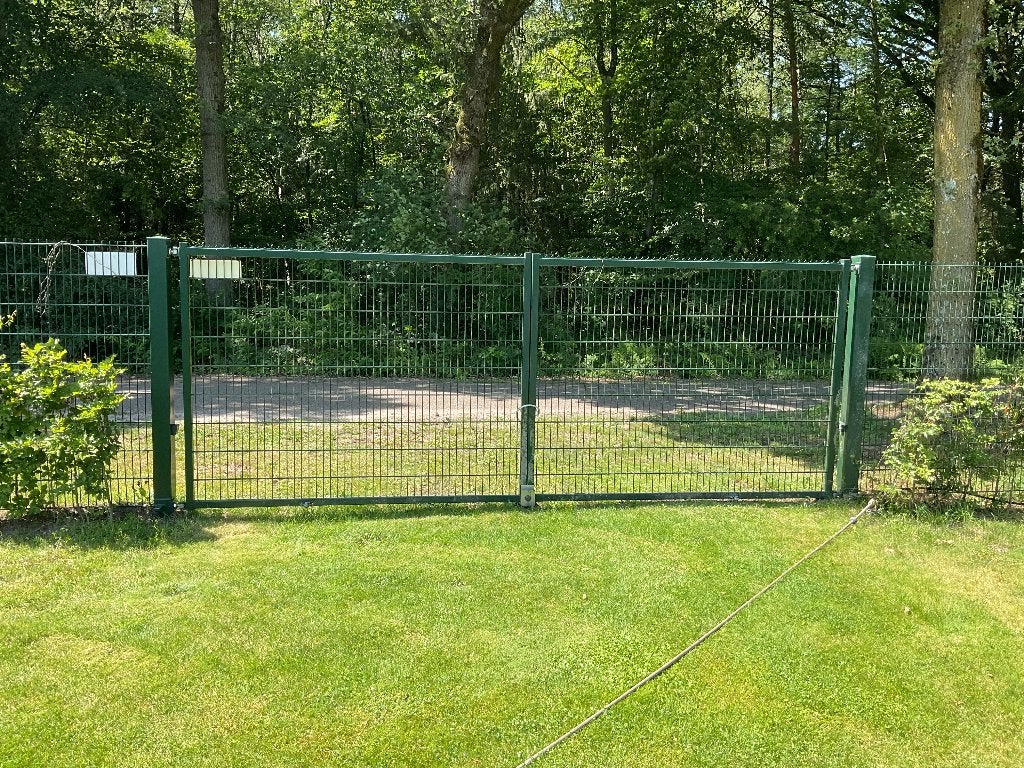 Dubbele stalen poort  5 meter breed, Ophalen, Zo goed als nieuw, IJzer, Dubbelstaafmat hekwerk