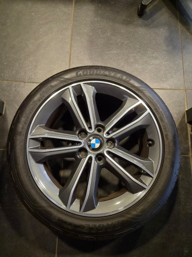 Originele BMW velgset (1 serie F40 vanaf 2019, style 549 ), Auto-onderdelen, Banden en Velgen, Ophalen, Gebruikt, Banden en Velgen