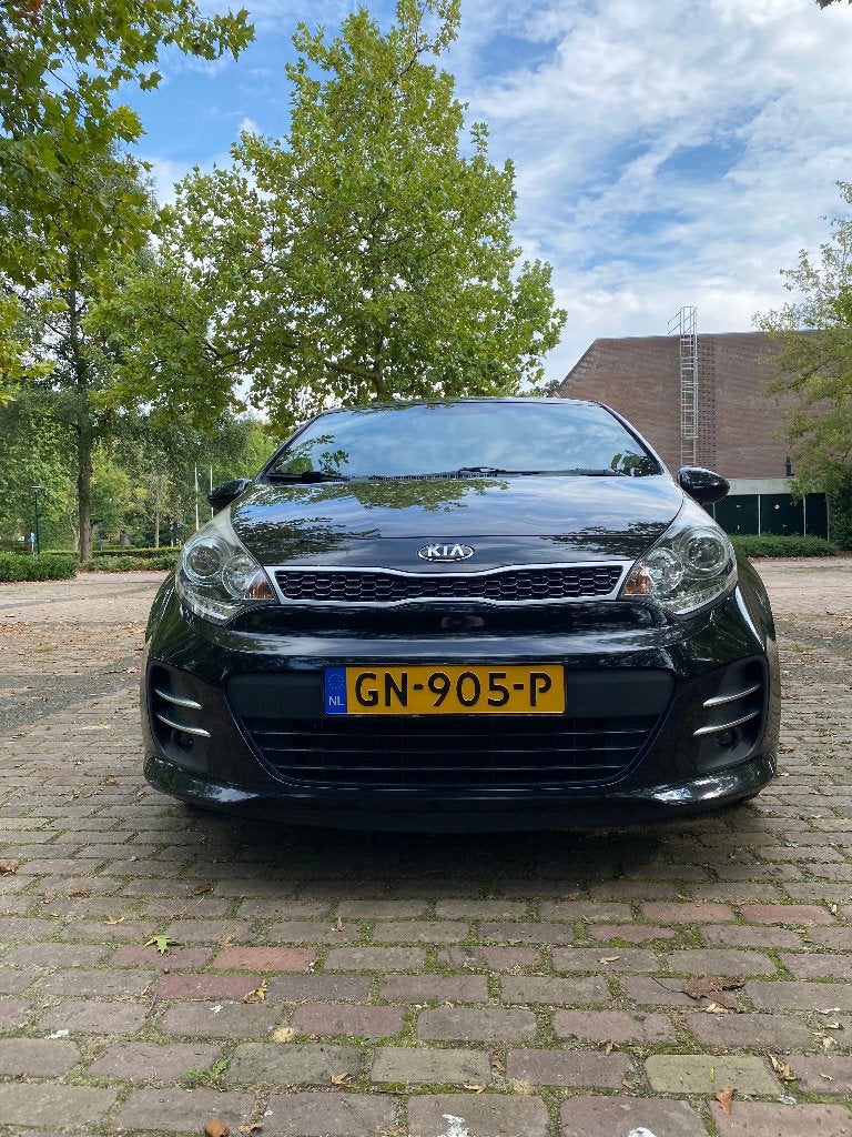Kia Rio 1.2 I 5DRS 2015 Zwart, Auto's, 1027 kg, 40 €/maand, Zwart, 4 cilinders