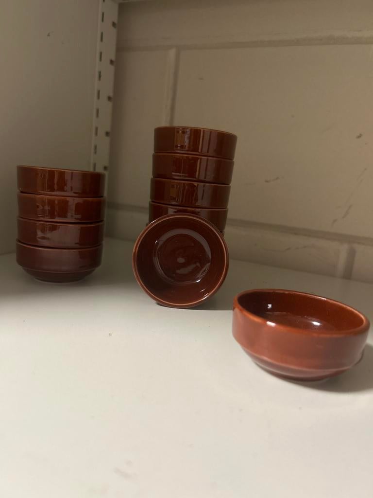 Set van 12 bruine sauspotjes/schaaltjes, Gebruikt, Keramiek, Ophalen of Verzenden, Kom(men)