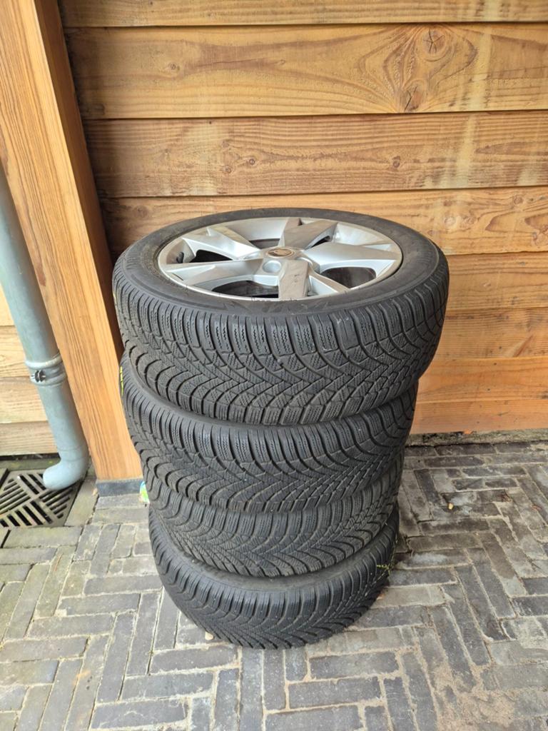 17 inch velgen en winterbanden set voor skoda octavia, Auto-onderdelen, Banden en Velgen, Ophalen, 17 inch, 225 mm, Winterbanden