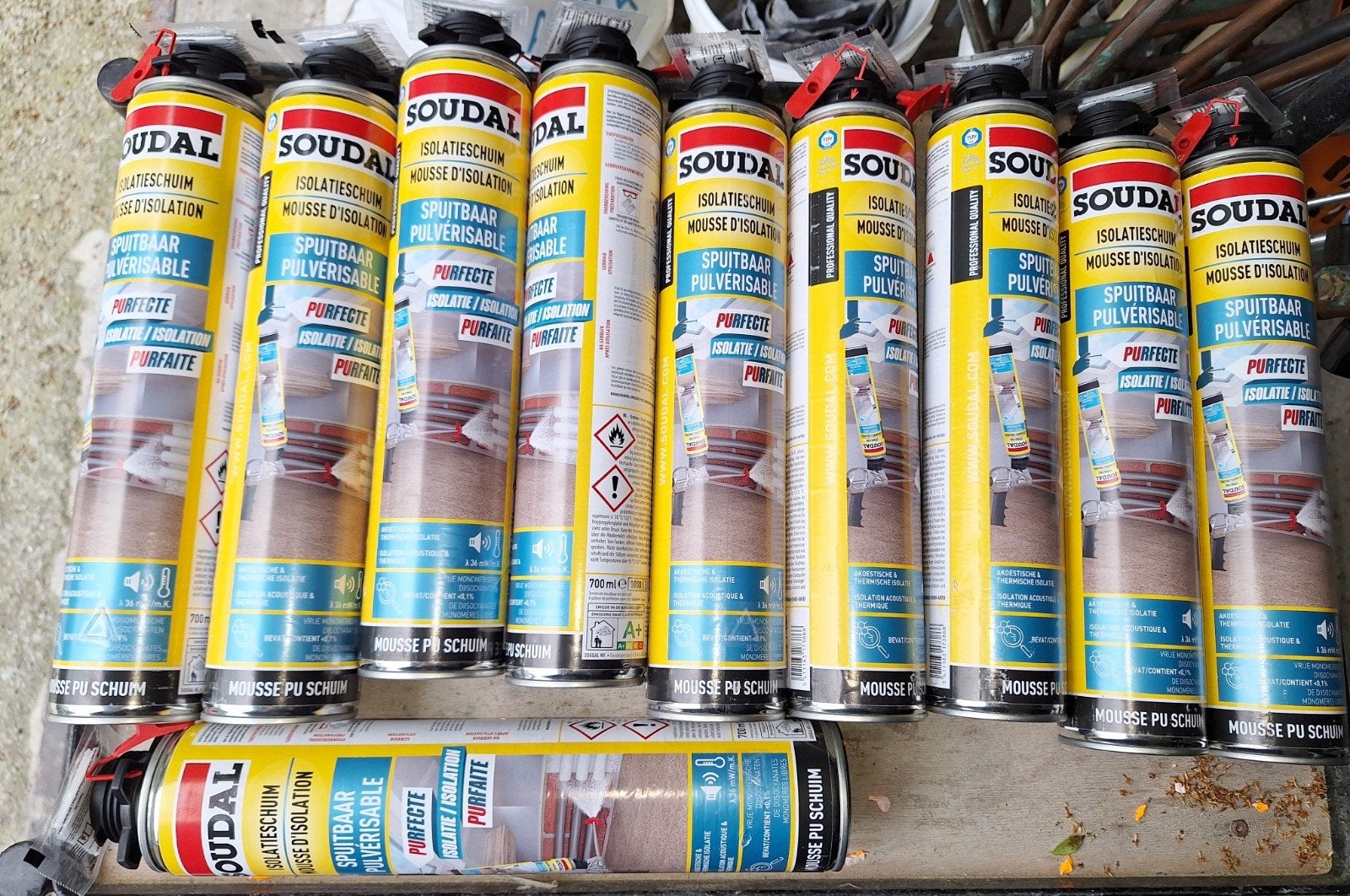 Soudal Spuitbaar Isolatieschuim 700ml, 10x (€7,50 p.s.), Ophalen, Nieuw, Wit