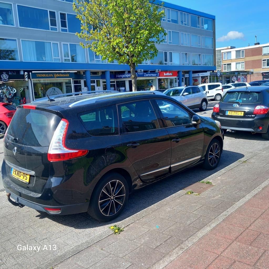 Renault Grand Scenic 1.2 TCE 97KW 7P 2013 Zwart, Auto's, Voorwielaandrijving, 4 cilinders, 7 stoelen, Origineel Nederlands