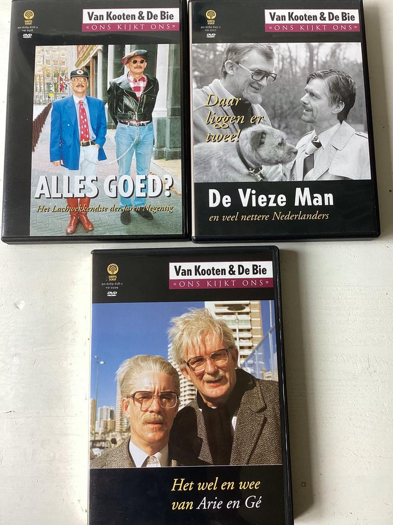 3 x Van Kooten & Bie “Ons kijkt ons”, Cd's en Dvd's, Alle leeftijden, Verzenden, Zo goed als nieuw, Tv-programma of Sketches