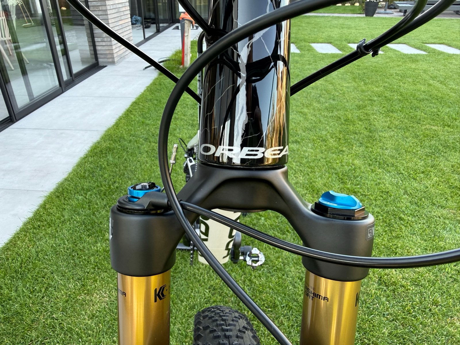 Foto 17 van Orbea Oiz M-Pro Full Carbon Mountainbike - Zo goed als nieuw