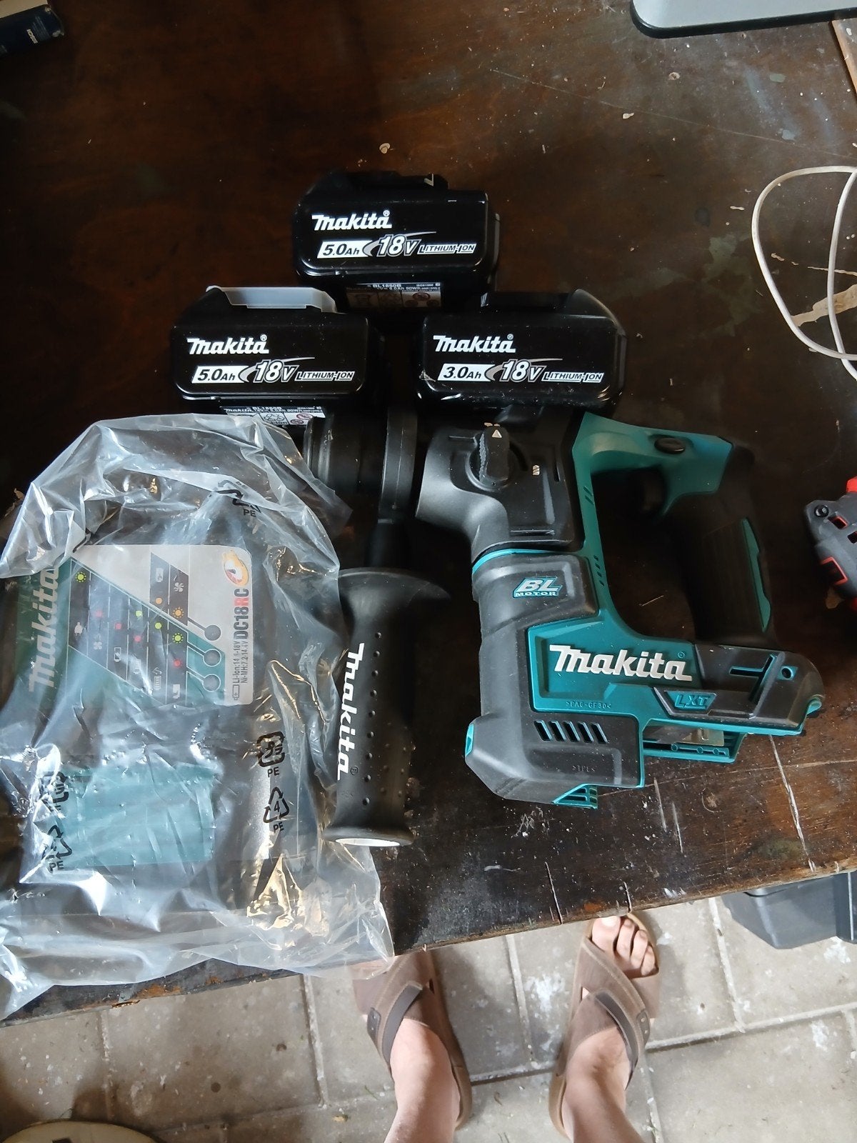 Makita boor hamer bl 2 accu's 5ah 1 accu 3ah, Doe-het-zelf en Verbouw, Gereedschap | Boormachines, Ophalen of Verzenden, Nieuw