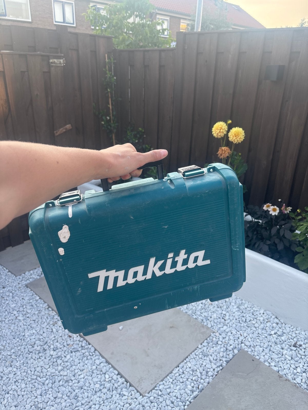 Makita Boor- en Schroefmachine met lader en accu's, Ophalen of Verzenden, Gebruikt, Minder dan 400 watt, Boor- en Schroefmachine