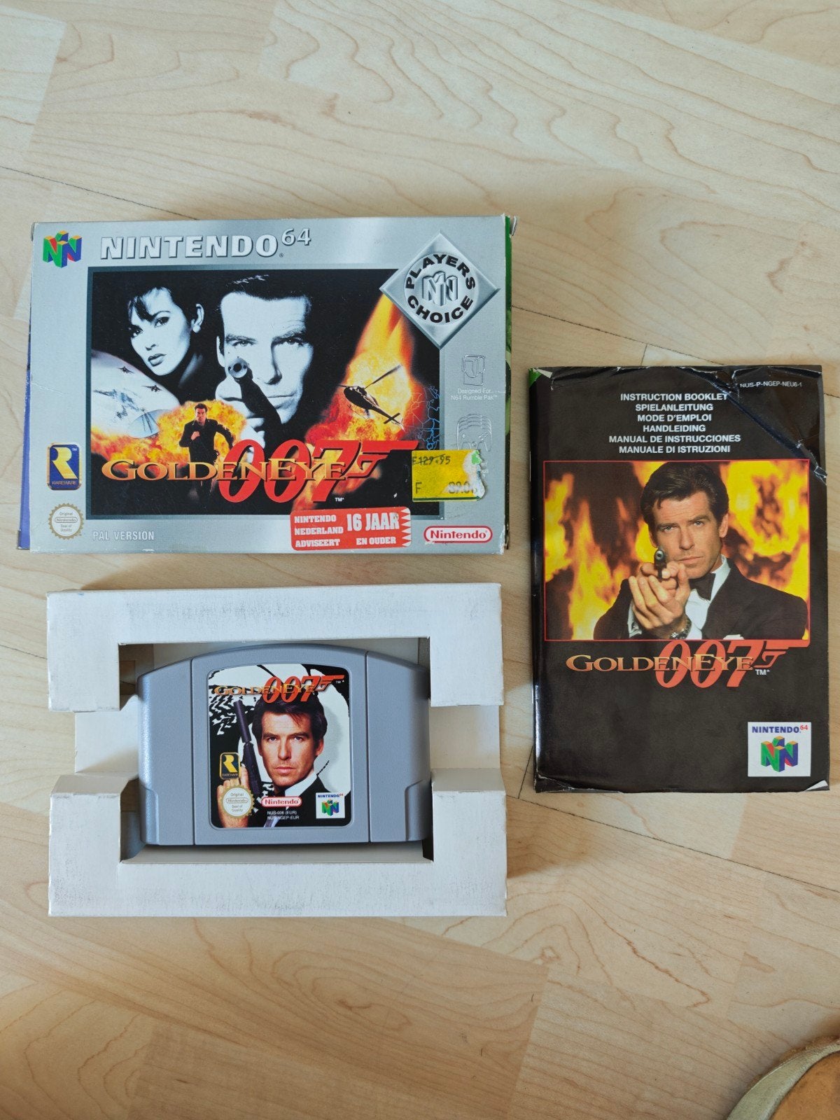 007 James Bond goldeneye Nintendo 64 compleet met doos, Spelcomputers en Games, Games | Nintendo 64, Shooter, Ophalen of Verzenden