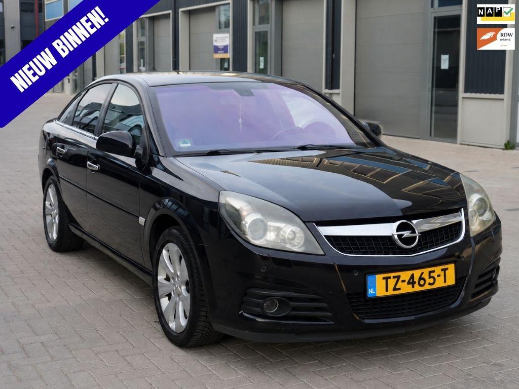 Opel Vectra GTS 1.8 | Cruise | Stoelvw | CarPlay | PDC V+A!, Euro 5, Navigatiesysteem, Zwart, 14 km/l