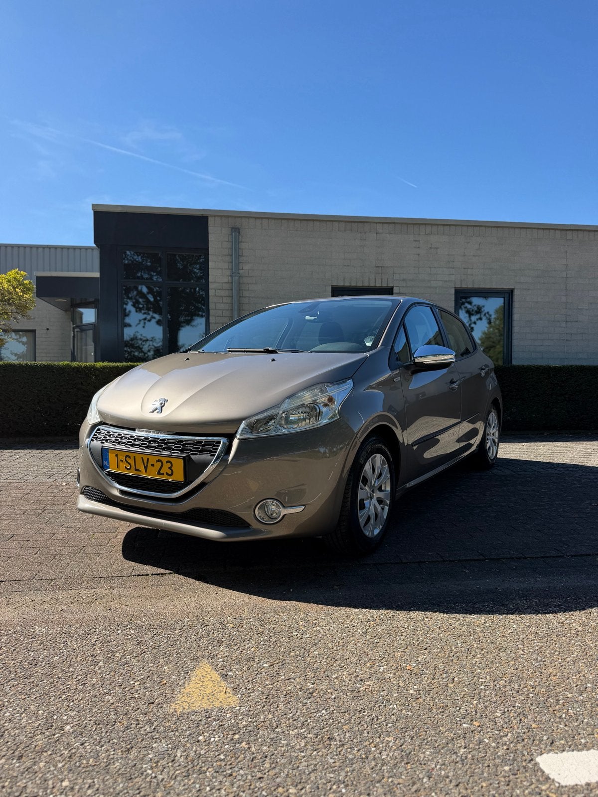 Peugeot 208 1.2 VTI 60KW/82PK 5-D 2013 Grijs, Auto's, Voorwielaandrijving, 1199 cc, Origineel Nederlands, Handgeschakeld
