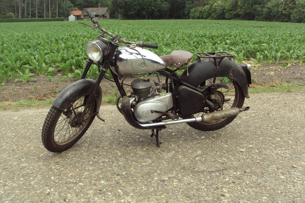 PEUGEOT motor 125 cc 1953 geheel origineel, leuk project., Motoren, 125 cc, Overig, Peugeot, Handgeschakeld
