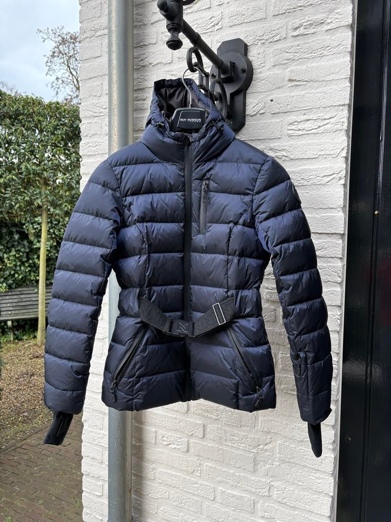 Nieuwe Nikki Ski-jas Night Blue Maat S, Overige merken, 160 tot 180 cm, Verzenden, Nieuw