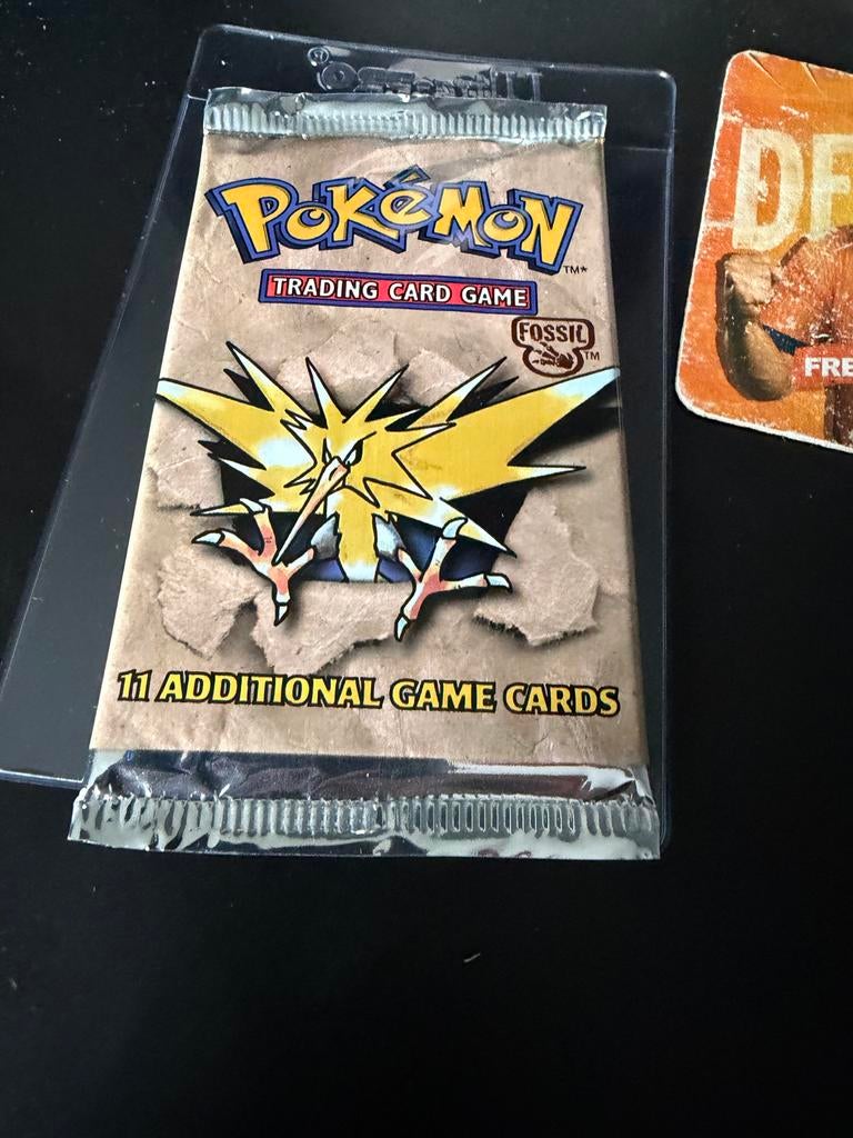 Pokémon Fossil Booster Pack Unlimited(Sealed) — Vintage WOTC, Ophalen of Verzenden, Zo goed als nieuw, Booster