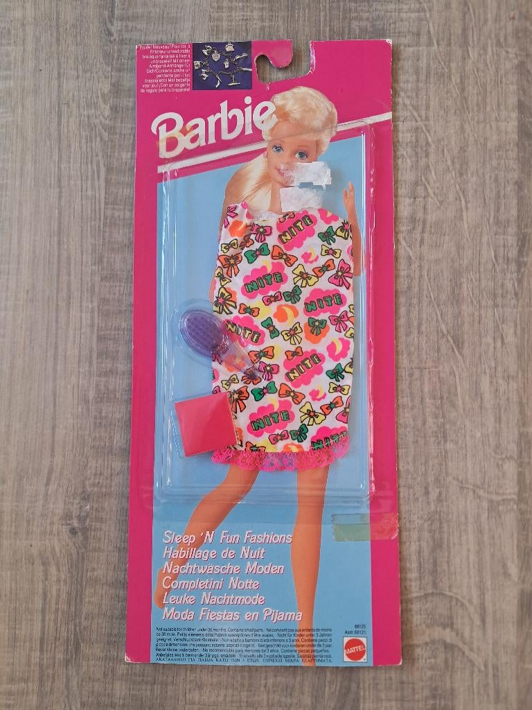 Barbie nachtmode met bedel 1993, Ophalen of Verzenden, Nieuw, Kleertjes