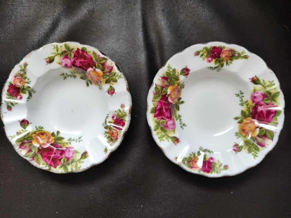 Engelse, Royal Albert porselein "old country roses" Schaaalt, Antiek en Kunst, Ophalen of Verzenden