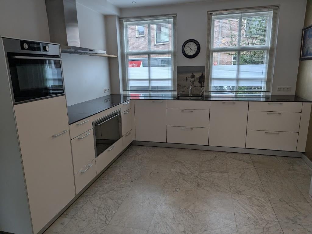Complete Bulthaup B3 hoekkeuken, Huis en Inrichting, Keuken | Complete keukens, Gebruikt, Hoekkeuken, Wit, Composiet, Ophalen of Verzenden