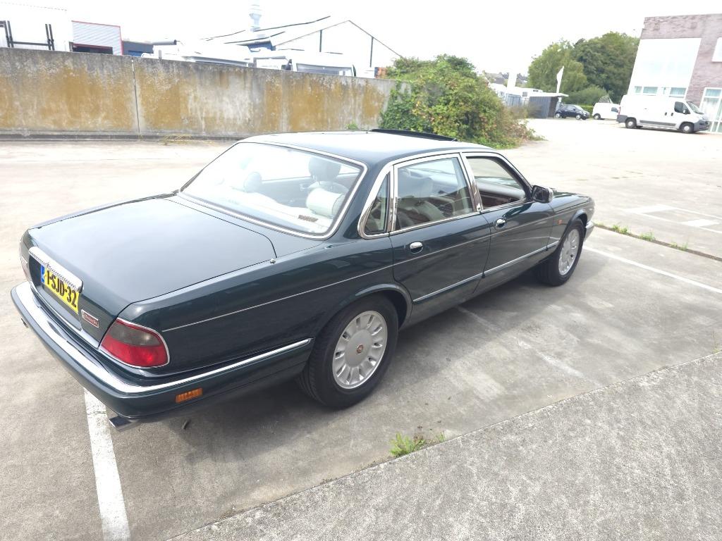 Daimler Double Six 1995 Groen Nieuwe APK!, Auto's, Automaat, Beige, 12 cilinders, Leder
