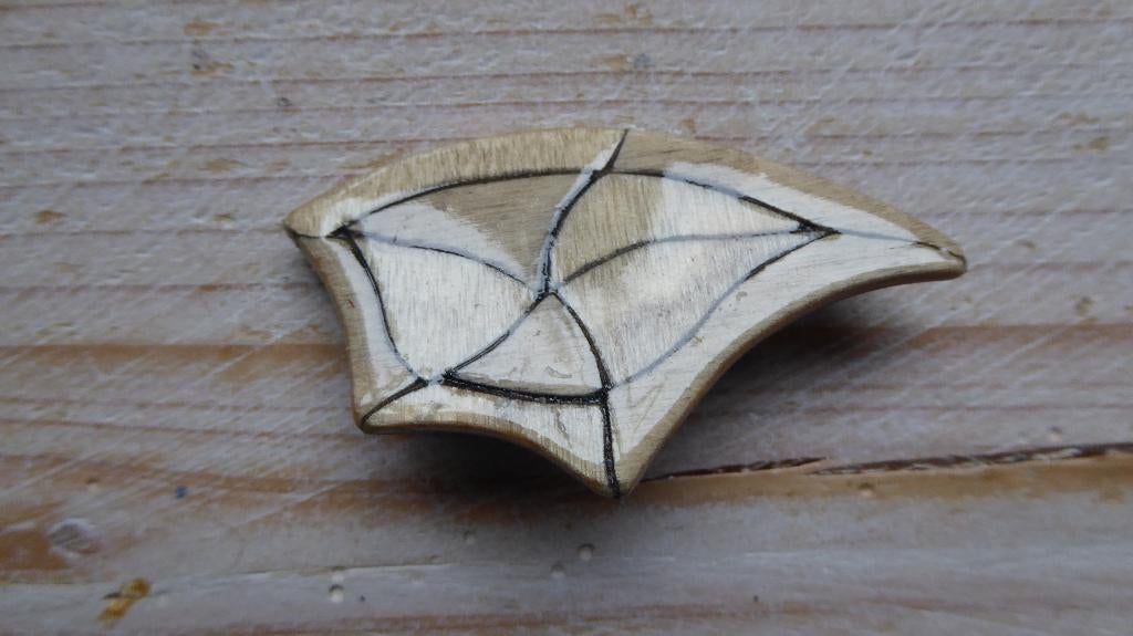 broche uit eigen atelier hout, uniek ontwerp, Ophalen of Verzenden, Nieuw, Overige materialen