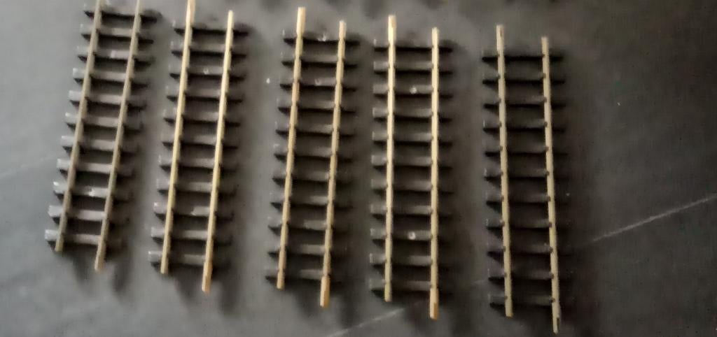 Lgb 1000 set van 5 stuks, Hobby en Vrije tijd, Modeltreinen | Overige schalen, Gelijkstroom, Rails, Ophalen of Verzenden, Zo goed als nieuw