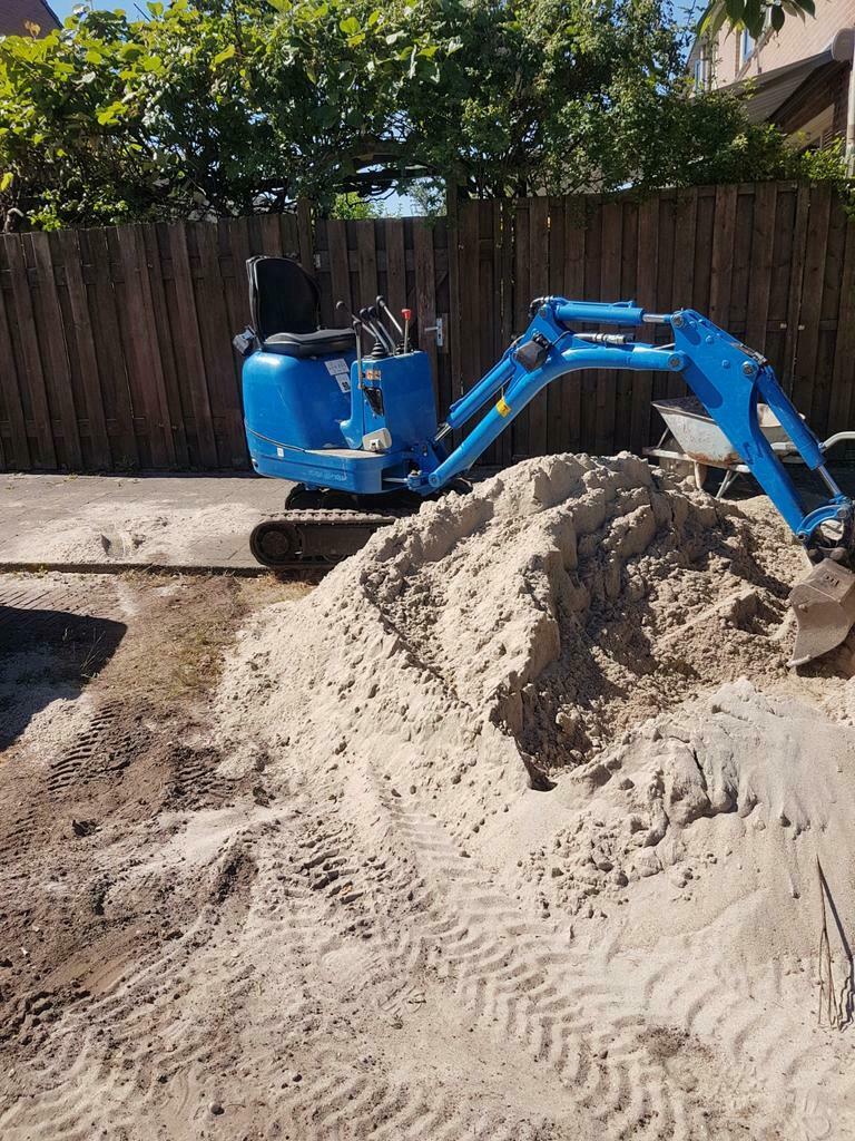 Graafwerk met minigraver grond/puin afvoer, Diensten en Vakmensen, Tuinmannen en Stratenmakers, Bestrating, Tuinonderhoud of Snoeiwerk