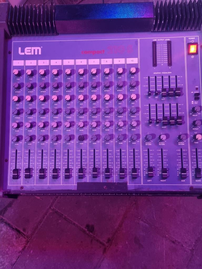 Lem compact 210s 20euro!!! Ophalen, Muziek en Instrumenten, Mengpanelen, Ophalen