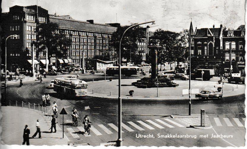 UTRECHT - SMAKKELAARSBRUG met JAARBEURS, Ophalen of Verzenden, 1940 tot 1960, Gelopen, Utrecht
