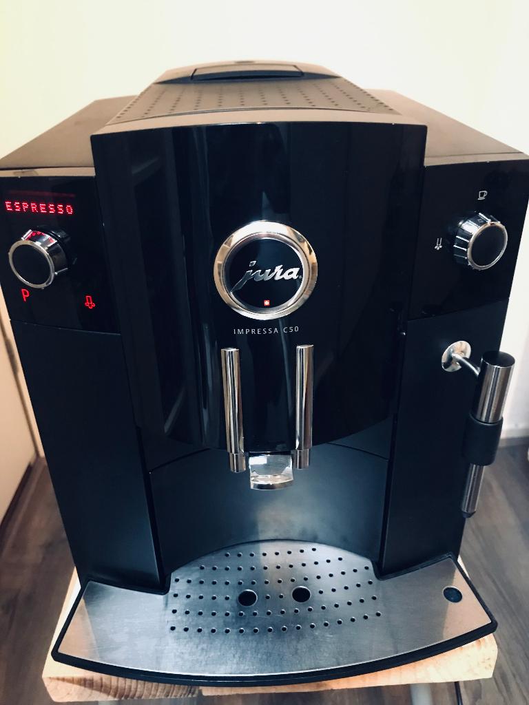 Prachtige Jura C50 met een premium servicebeurt., Ophalen, 10 kopjes of meer, Koffiemachine, Zo goed als nieuw