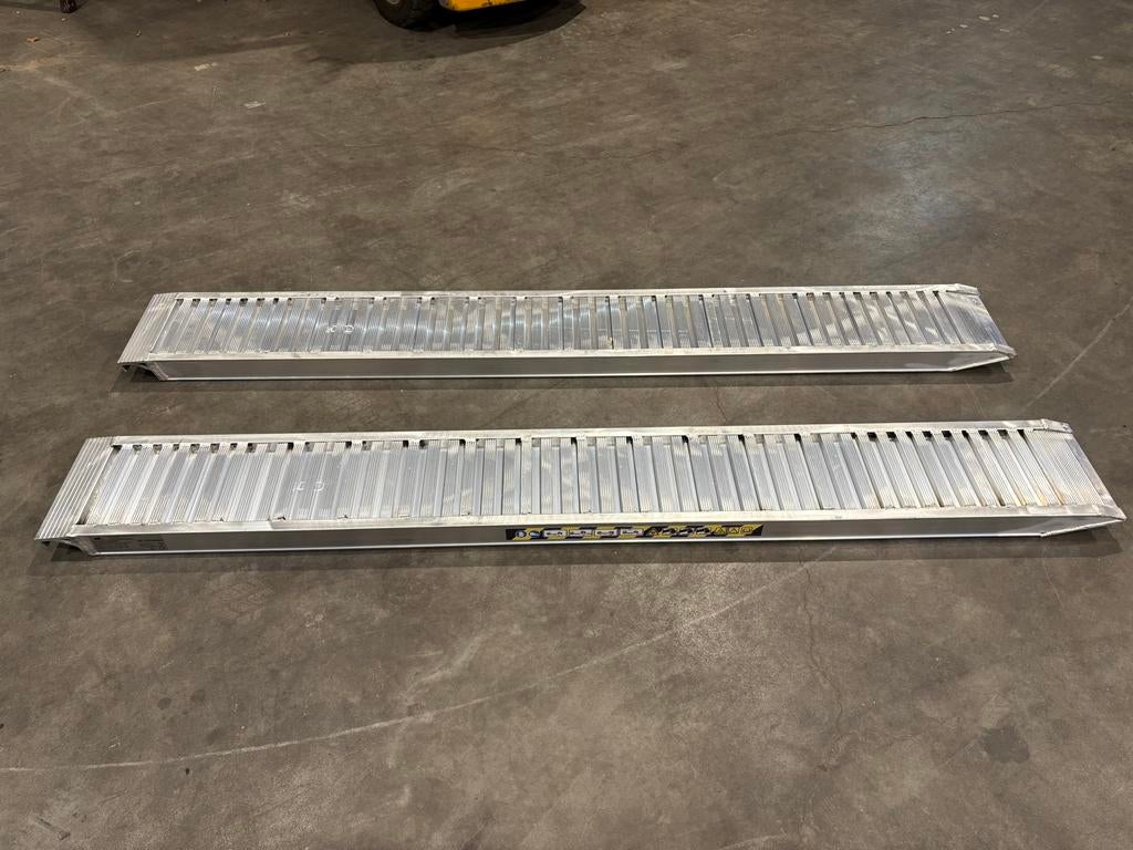 Nieuwe aluminium oprijplaten 250x30 3550kg per set rijplaten, Ophalen, Nieuw