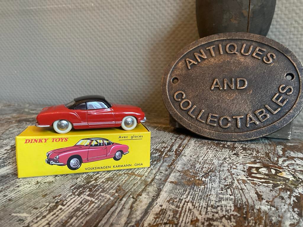 Dinky Toys Volkswagen Karmann Ghia 24M new old stock!, Antiek en Kunst, Ophalen of Verzenden