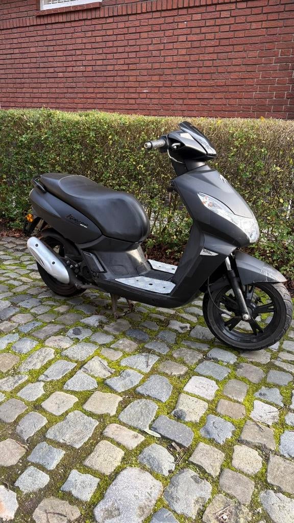 Peugeot Kisbee Black Edition, Ophalen of Verzenden, Zo goed als nieuw, Benzine, Overige modellen