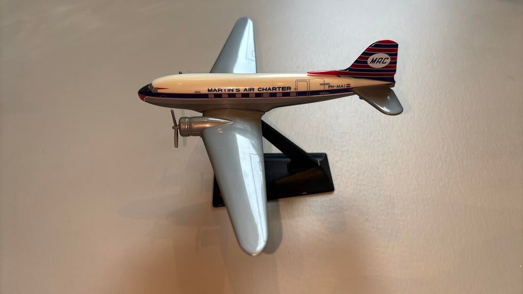 Martin’s Air Charter Douglas DC-3, Verzamelen, Ophalen of Verzenden, Zo goed als nieuw, Schaalmodel