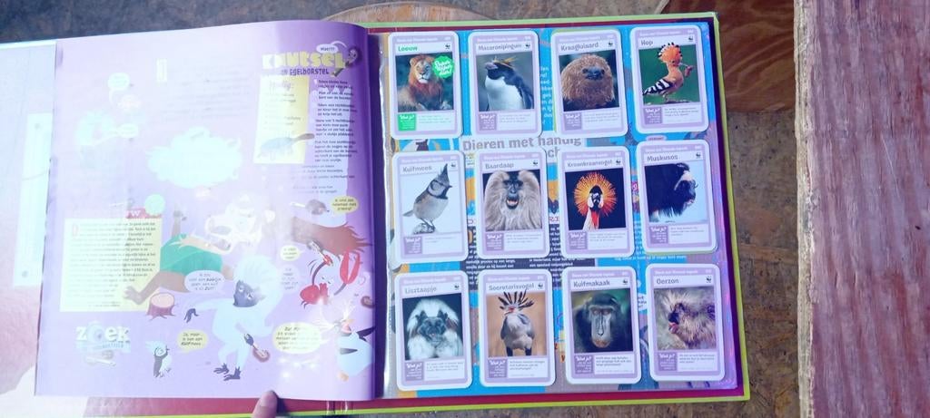 Superdieren Verzamel- en Doeboek, Ophalen of Verzenden, Zo goed als nieuw, Plaatjesalbum