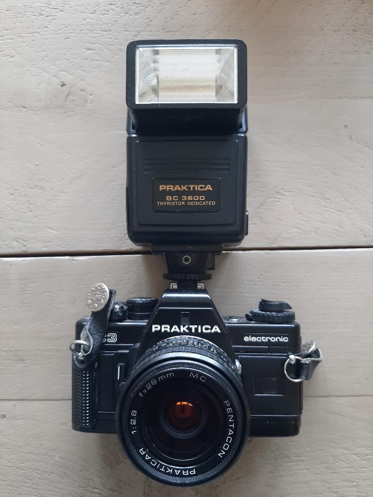 Praktica BC3 Electronic SLR met 2 objectieven en flitser, Ophalen of Verzenden, Gebruikt, Spiegelreflex, Overige Merken