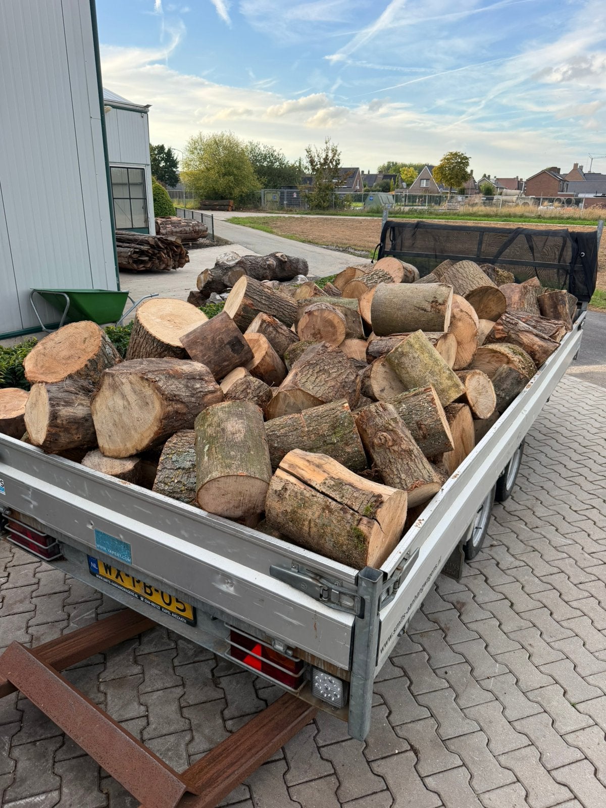 Dikke vracht 4,8 kuub eiken essen haardhout thuisbezorgd, 3 tot 6 m³, Verzenden, Eikenhout, Blokken