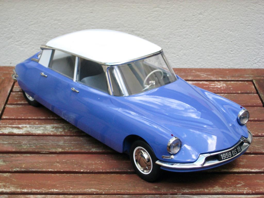 Citroen DS 19 1959 blauw Delphinium Norev 1:12, Ophalen of Verzenden, Nieuw, 1:9 t/m 1:12, Auto
