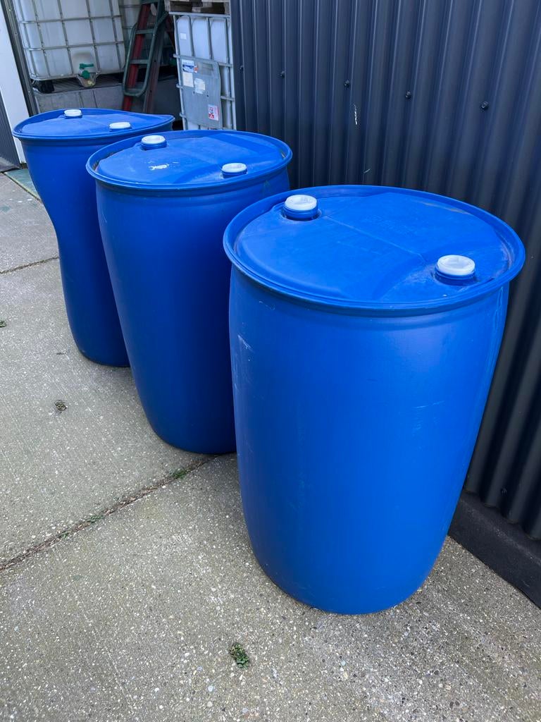 3x Blauwe Vaten/Tonnen - 200 liter - Opslag/Regenwater, Gebruikt, 40 tot 60 cm, Overige typen, 50 tot 75 cm
