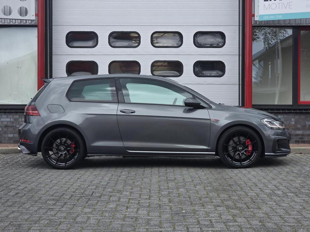 Volkswagen Golf 2.0 TSI GTI Perform. Pano/CarPlay/LED/330PK, Gebruikt, 4 cilinders, 245 pk, Bedrijf