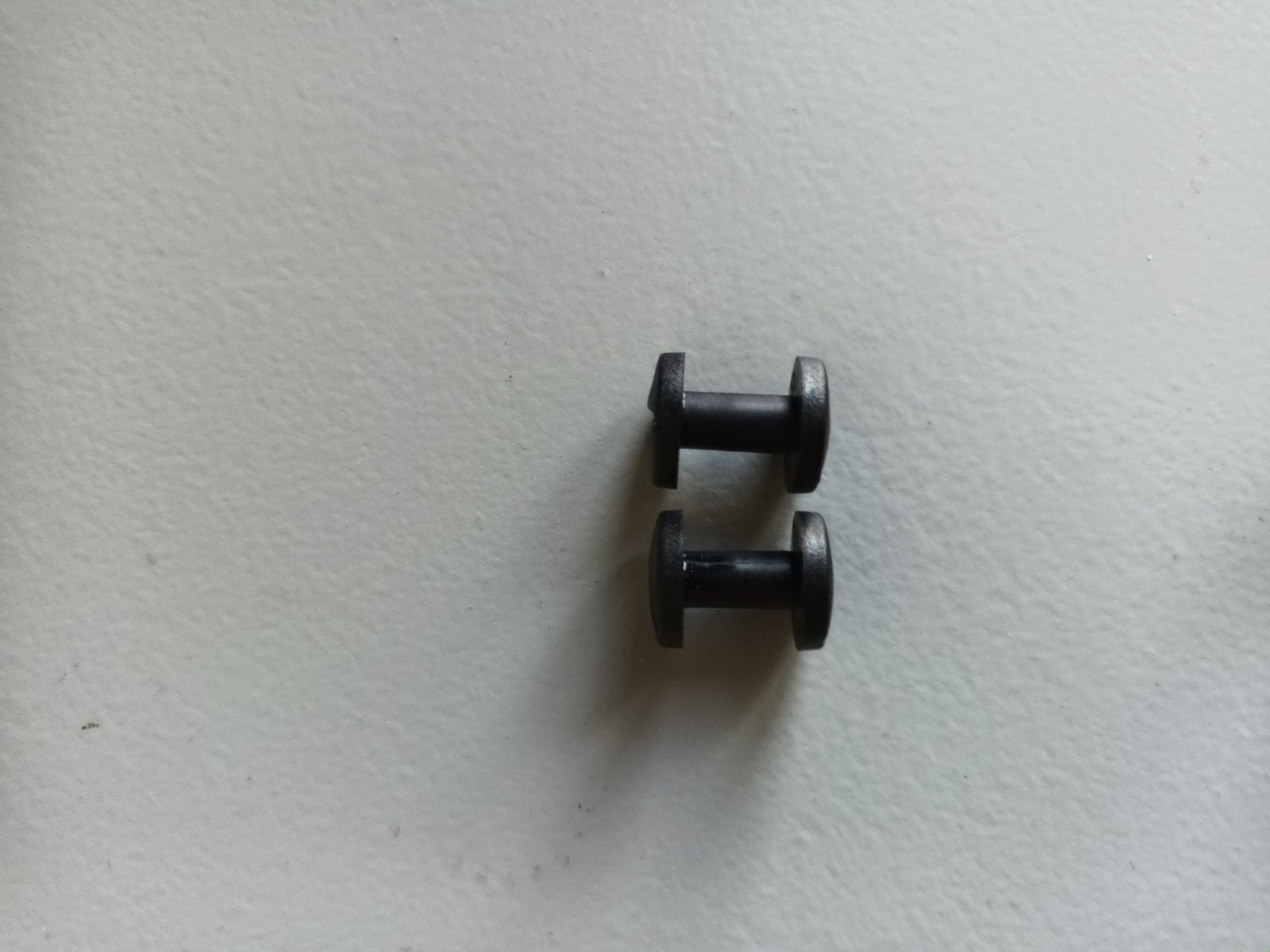 2 nieuwe zwarte boekschroeven nieuw kunststof zwart 1cm 10mm, Zwart, Nieuw, Ophalen of Verzenden, Kunststof