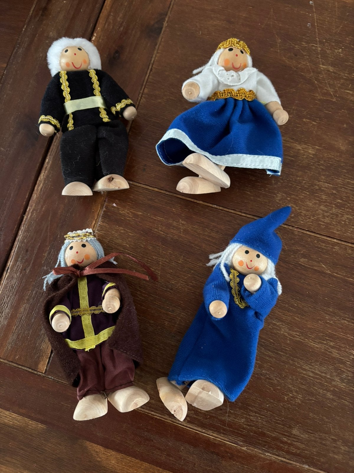 Te koop poppetjes voor poppenhuis of kasteel, Ophalen of Verzenden, Nieuw, Poppenhuis