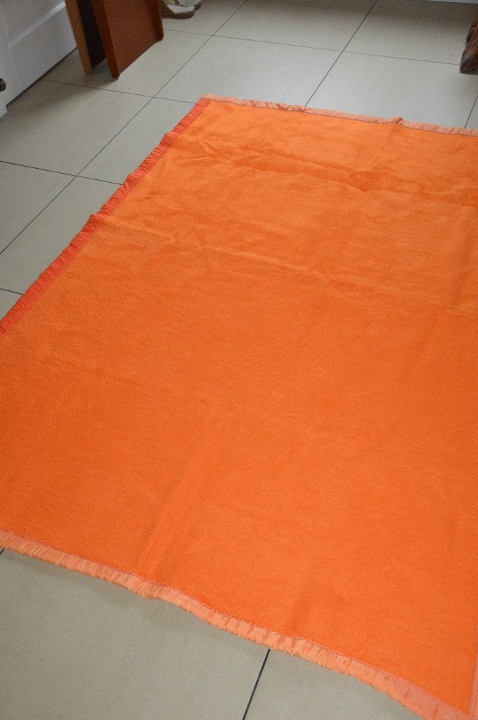 Vintage oranje/ gele dralon deken/ sprei / woondeken 143/200, Gebruikt, Tweepersoons, Oranje, Ophalen of Verzenden