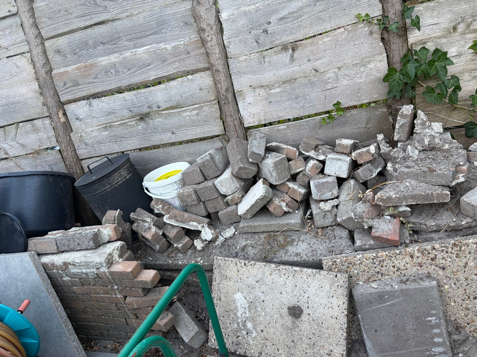 Gratis ophalen : Tuintegels, stenen en klinkers, Tuin en Terras, Tegels en Klinkers, Ophalen, Gebruikt, Klinkers, 10 m² of meer