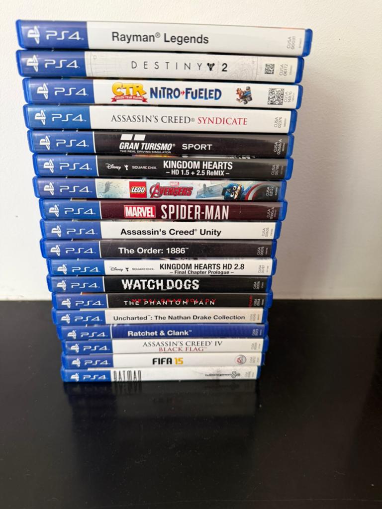 Playstation 4 met 2 controllers en 18 games, Spelcomputers en Games, Spelcomputers | Sony PlayStation 4, Ophalen, Zo goed als nieuw