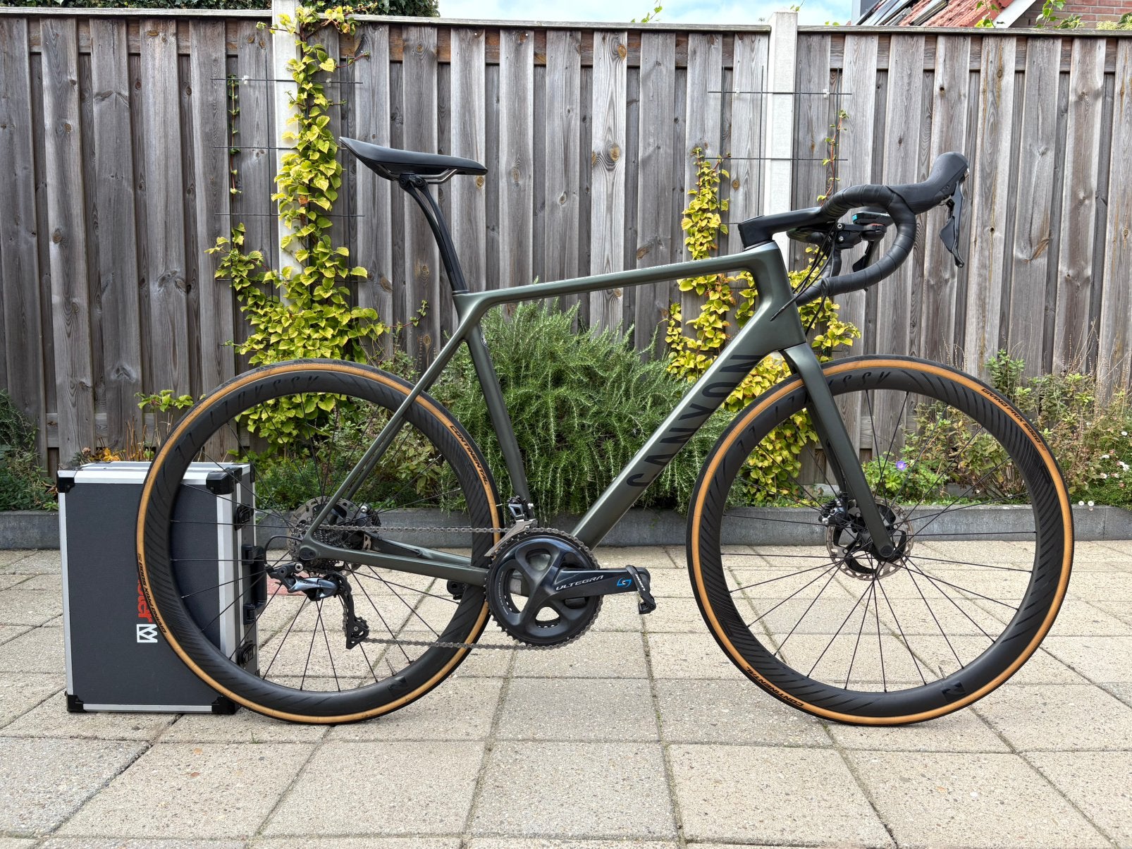Canyon Endurace CF SL disc incl. Powermeter, Carbon, Zo goed als nieuw, Meer dan 20 versnellingen, Ophalen