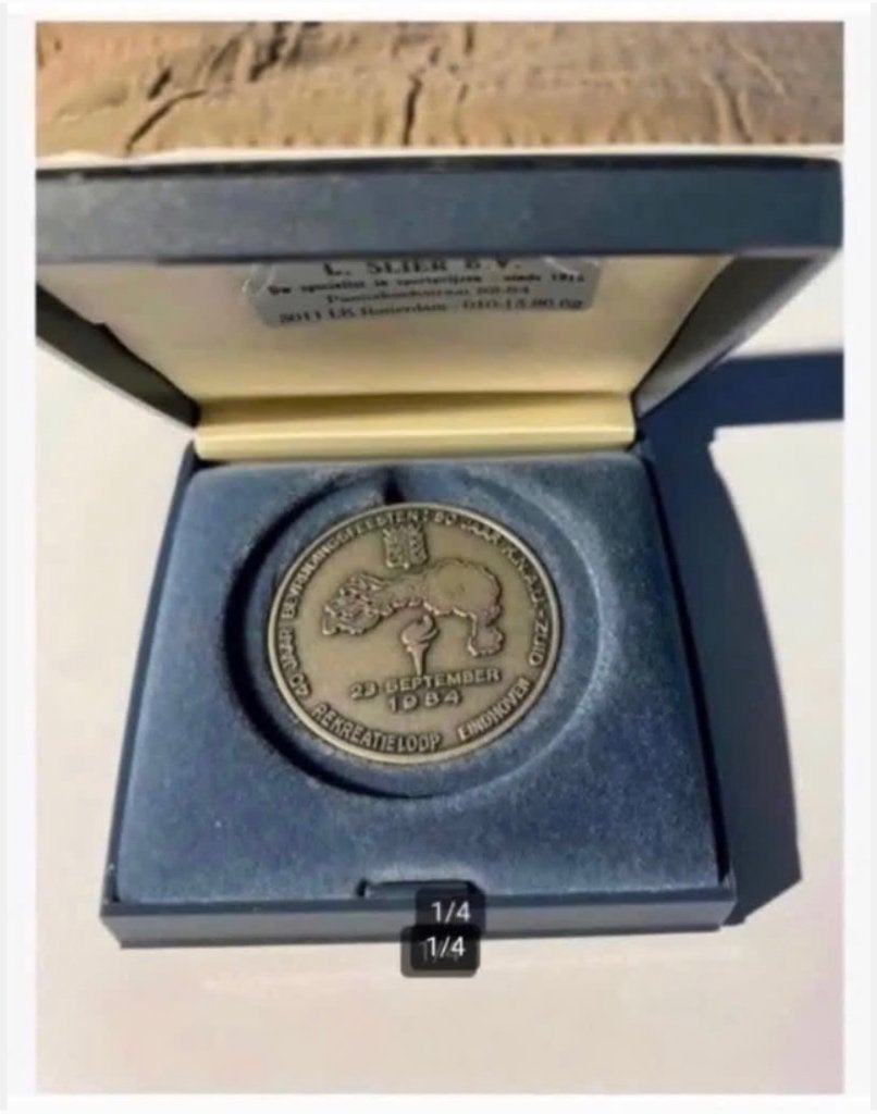 Penning medaille Eindhoven 1984 recreatie loop in doosje, Ophalen of Verzenden, Overige materialen